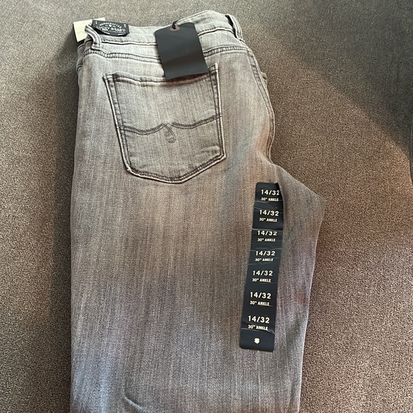 Lucky Brand Jeans - Picture 3 of 5
